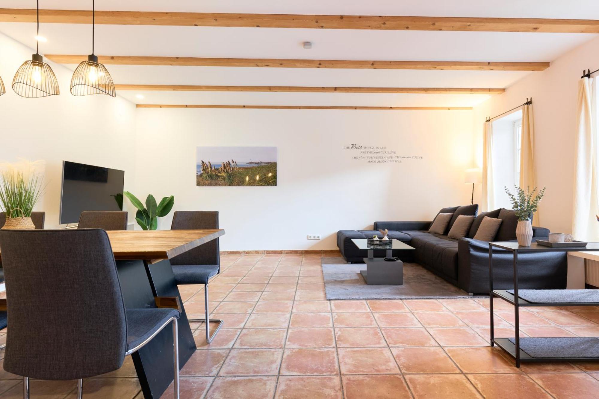 Stilvolle Gartenterrassenwohnung Mitten In Bregenz Exteriör bild
