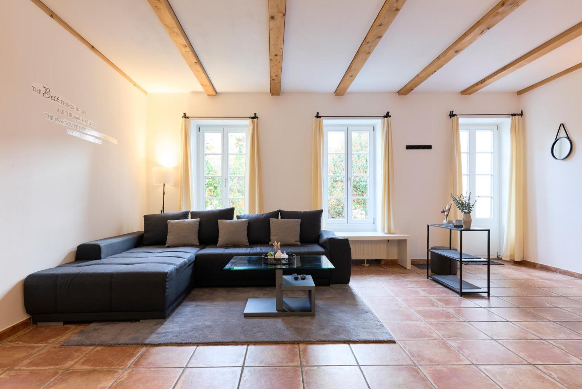 Stilvolle Gartenterrassenwohnung Mitten In Bregenz Exteriör bild