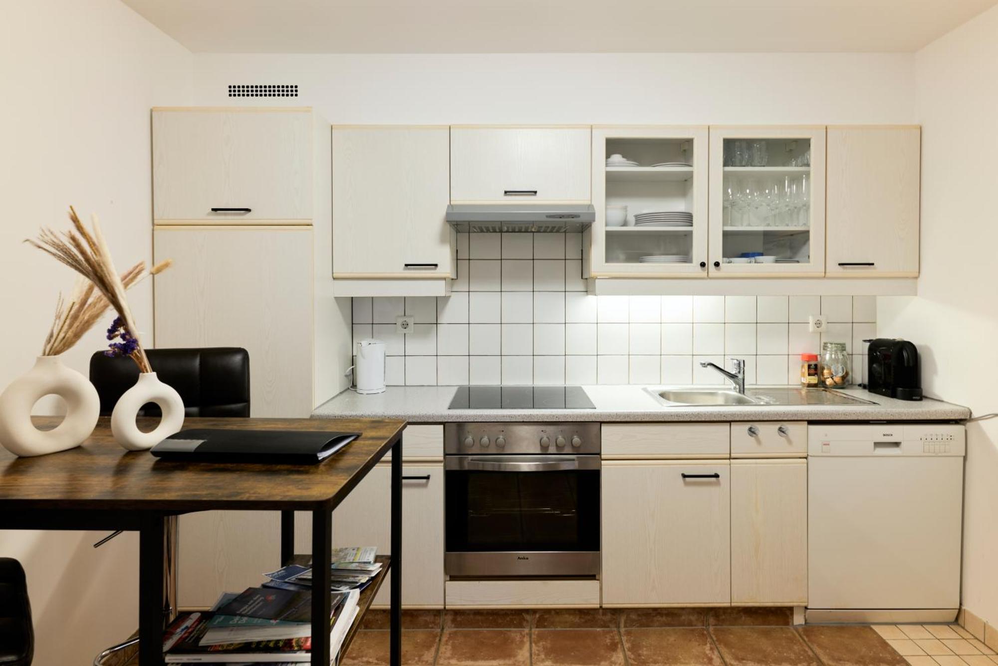 Stilvolle Gartenterrassenwohnung Mitten In Bregenz Exteriör bild